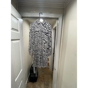 Calvin Klein Black and White Zebra Print Full Button Up Dress with Pockets Sz 4